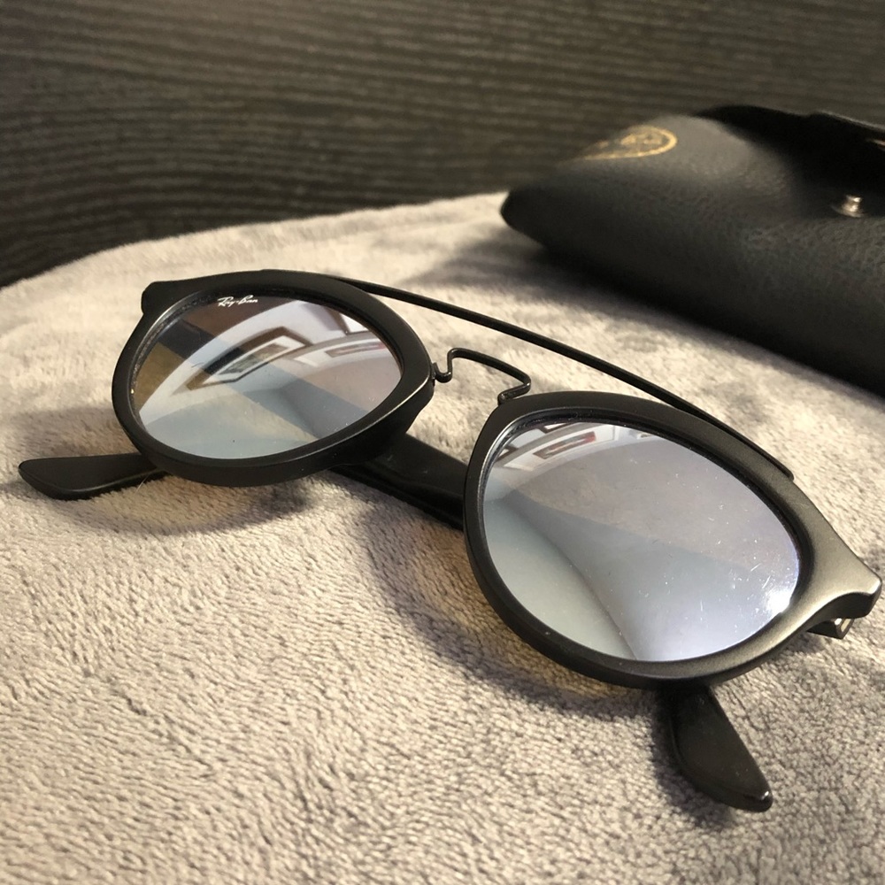 Ray Ban Sunglasses with Mirror Reflective Lenses